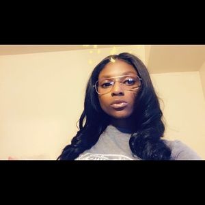 Meet your Posher, Demetria